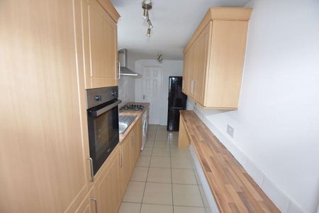 2 bedroom terraced house to rent - Photo 5