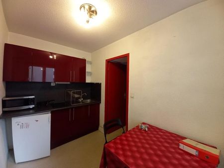 : Appartement 24.0 m² à SAINT ETIENNE - Photo 4