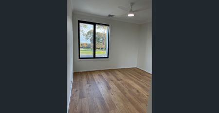 Prime Location - Photo 3