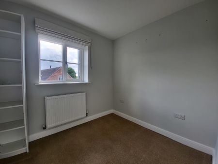 4 bedroom detached to let - Photo 3