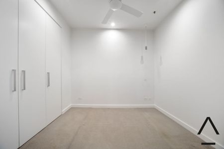 Stylish One Bedroom Apartment with Stunning District and Parkland Views - Photo 3