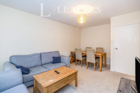 2 bedroom flat to rent - Photo 4