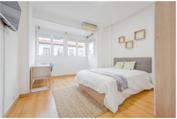 Calle de Pilar de Zaragoza, Madrid, Community of Madrid 28028