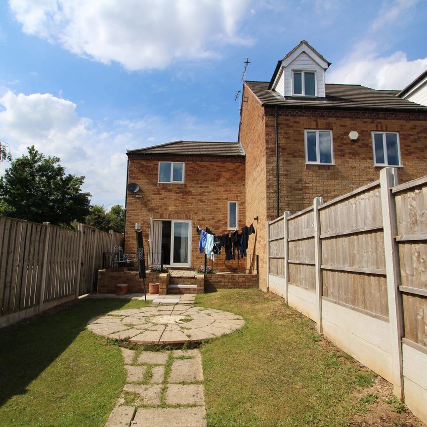 Gleadless View, Sheffield, S12 - Photo 1