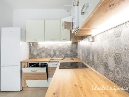 Pronájem bytu 2+kk 47 m2 - Fotografie 4