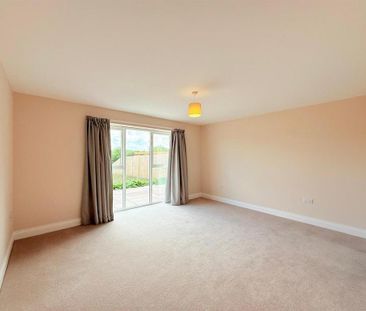 4 bedroom detached bungalow to rent - Photo 5