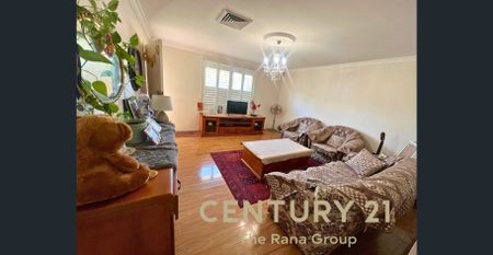 Spacious & Energy-Efficient 3-Bedroom Home Near Penrith CBD - Photo 5