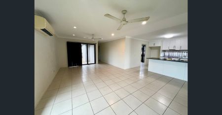 MODERN FAMILY HOME IN MIRAFLORES ESTATE - Photo 4