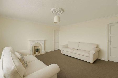 Reynolds Court, Romford, RM6 - Photo 3