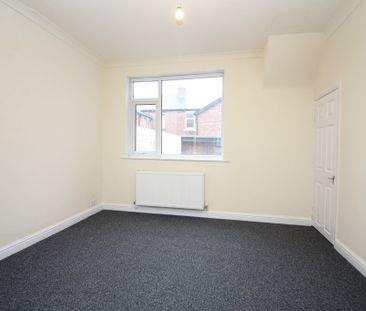 3 Bedroom Mid Terraced House - Photo 5