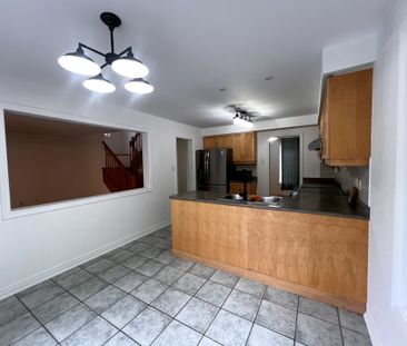 For Lease - 10 ROYAL PARK Boulevard, Barrie, Ontario - Photo 1