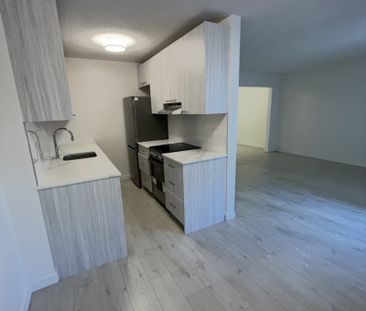 Nassau House - Photo 1