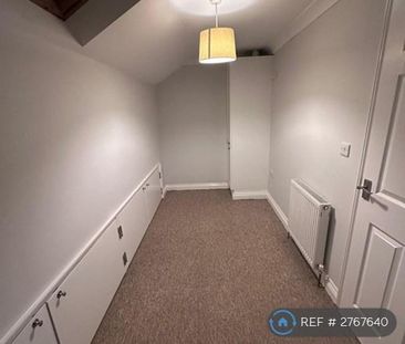 2 bedroom semi-detached house to rent - Photo 4