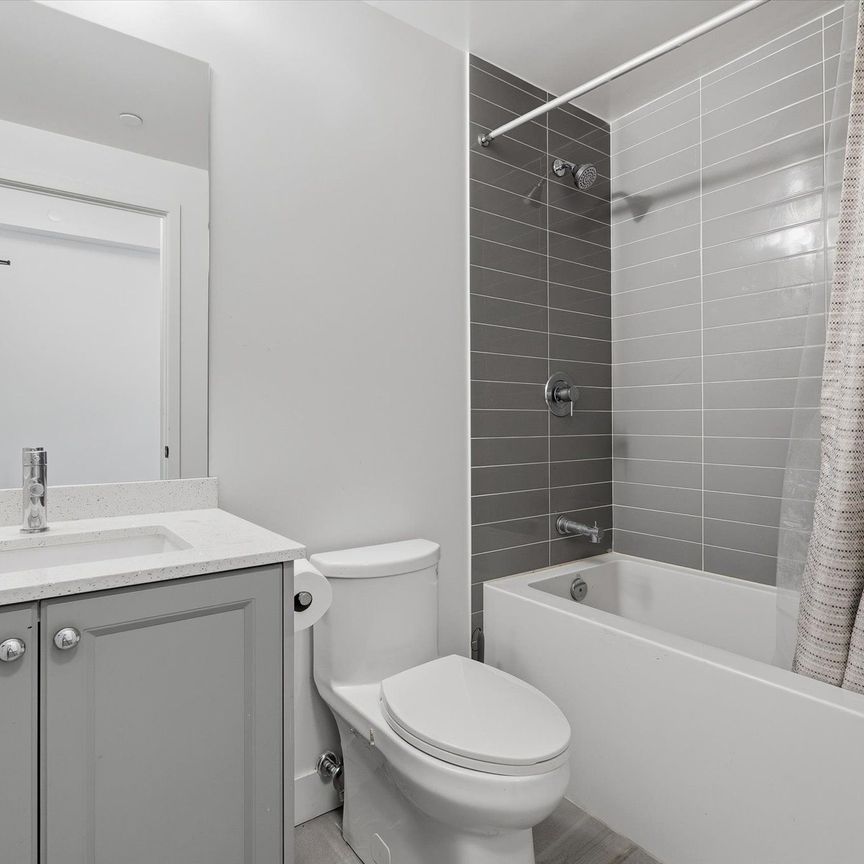 For Lease - 2343 Khalsa Gate Unit# 229, Oakville, Ontario - Photo 1