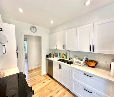 915 Wentworth Ave, North Vancouver - Photo 3