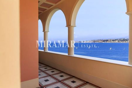 APPARTEMENT-VILLA PIEDS DANS L' EAU - CAP DE NICE - Photo 2