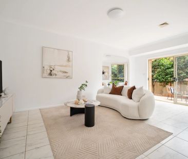 Contemporary home in a sought-after location - Photo 2