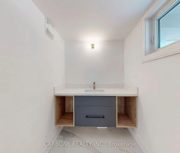 Detached Home For Lease | S9055434 - Photo 2