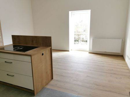 Neuwertig sanierte 3 - Zimmer Altbauwohnung - Photo 2