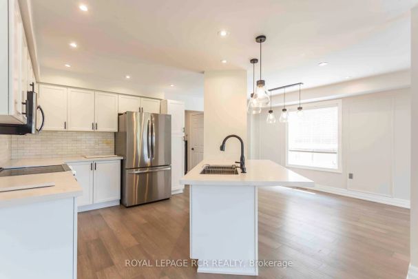 Condo Townhouse For Lease | N9256468 - Photo 1