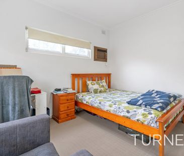 Conveniently located 2 bedroom homette situated at the rear of a sm... - Photo 5