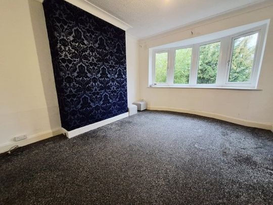 60, Shear Brow, Blackburn - Photo 1