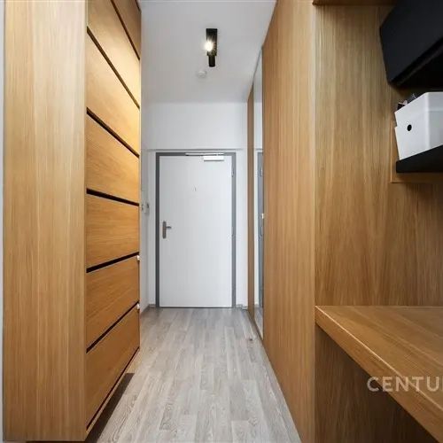 Slunný 2+kk s balkonem v Rezidenci Zelené město – garážové stání v ceně! - Photo 1