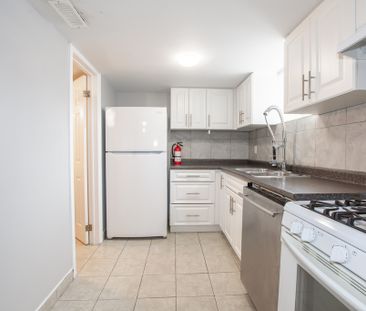 **ALL INCLUSIVE** 2 Bedroom Lower Unit in St. Catharines!! - Photo 2