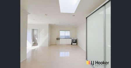 MODERN SPACIOUS STUDIO GRANNY FLAT - CLOSE TO BEACH - Photo 3