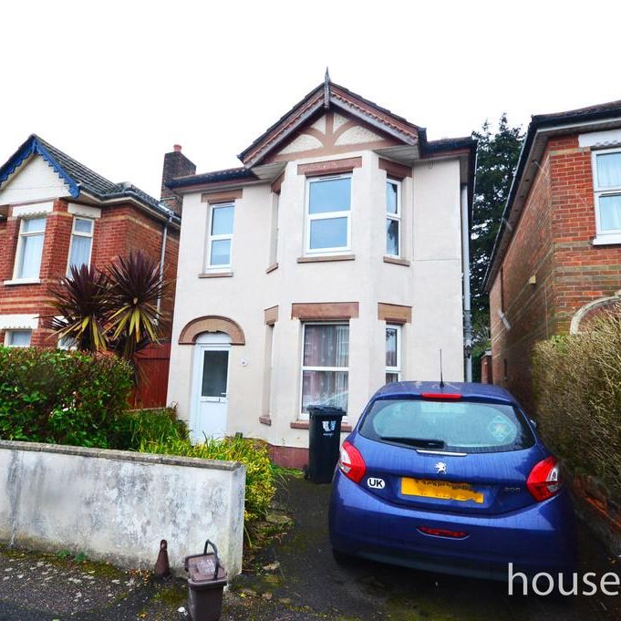 4 bedroom detached house to rent - Photo 1