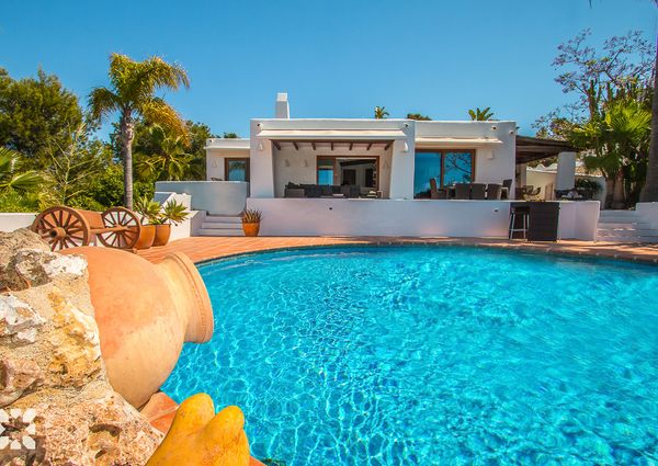 Rent villa MISTRAL