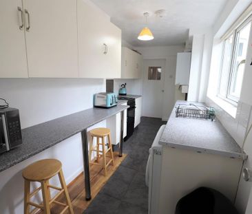 4 bedroom terraced house to rent - Photo 6