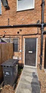 Irwin Approach, Halton, Leeds, LS15 - Photo 3