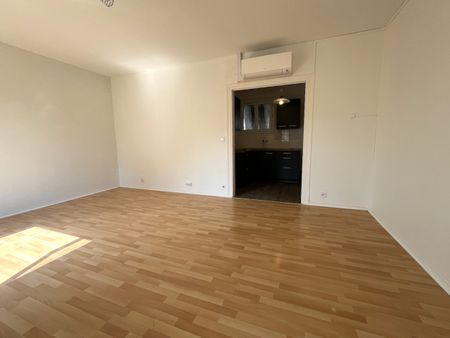 Location Appartement 1 pièce 34m² - Photo 2