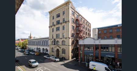 Live here and enjoy easy access to the CBD! - Photo 2