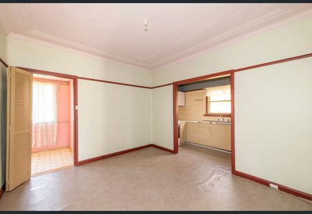 SPACIOUS ROOMS THROUGHOUT - Photo 5