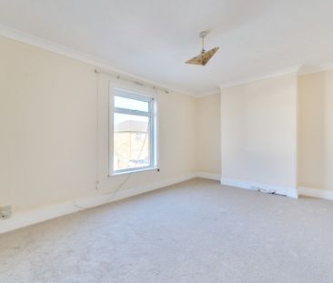 Harold Road, SITTINGBOURNE, Kent, ME10 - Photo 2