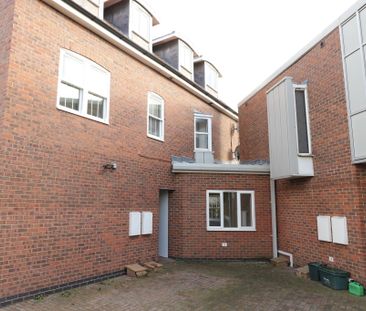 Three Bedroom Terraced House for Rent in Chelmsford - Photo 1