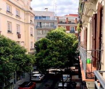 Room in a shared 8-bedroom apartment for rent in Cortes, profession... - Foto 6