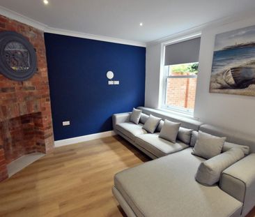 1 bedroom Flat To Let - Photo 3