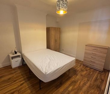 Room in a Shared House, Berne Road, CR7 - Photo 1