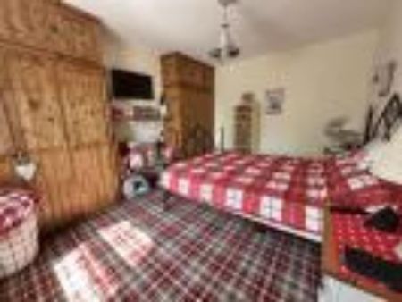 4 bedroom detached house to rent - Photo 5