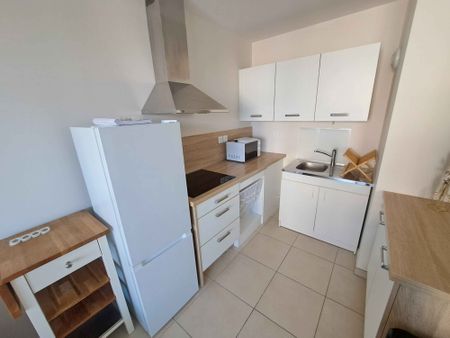 2 pièces - Meublé - 44 m² - 2ème étage - Colocation non autorisée - Photo 2