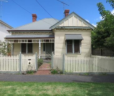 18 Alexandra Avenue, Geelong - Photo 1