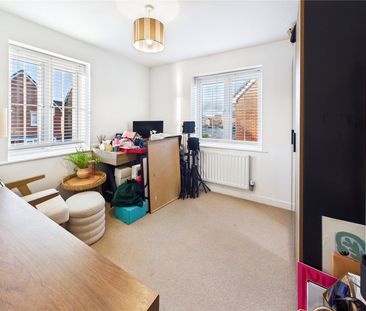 Sealion Approach, Stanway, Colchester, Essex, CO3 8AR - Photo 4