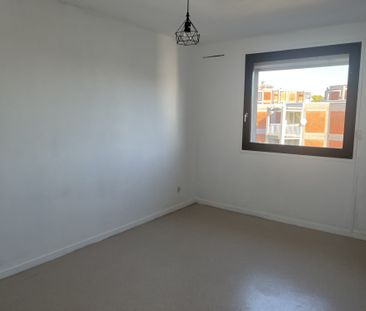 Location Appartement 3 pièces 82m² LILLE 59800 - Photo 2