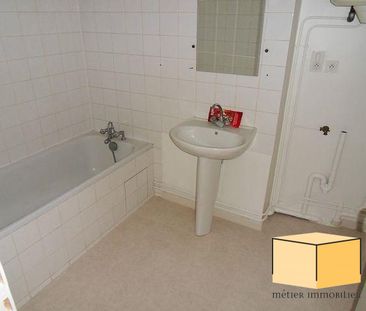 Location Appartement 1 pièce 32m² BELLEY 01300 - Photo 3