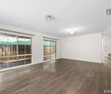 Spacious home in quiet and convenient location - Photo 3