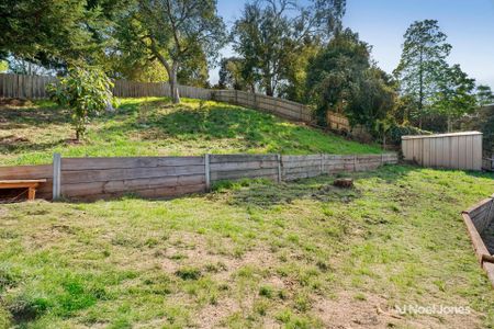 11 Landscape Drive, MOOROOLBARK - Photo 2