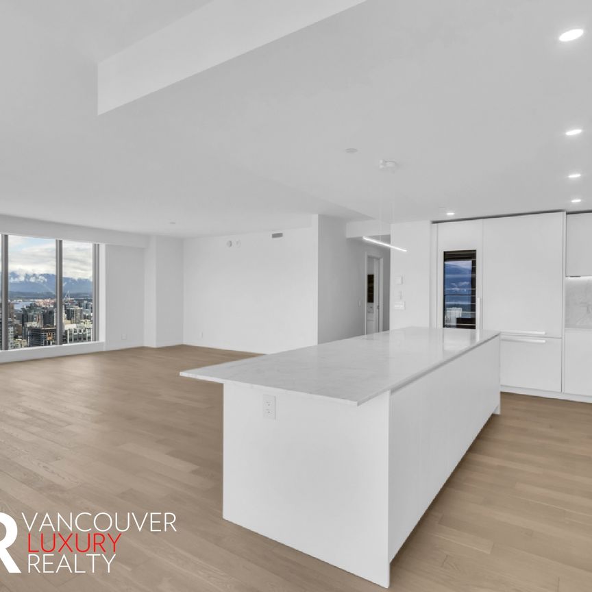 Condo in Downtown Vancouver, BC - Photo 1